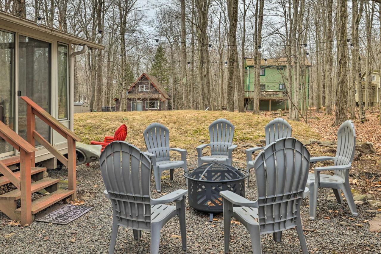 Poconos Vacation Home Walk To Locust Lake! Pocono Lake エクステリア 写真