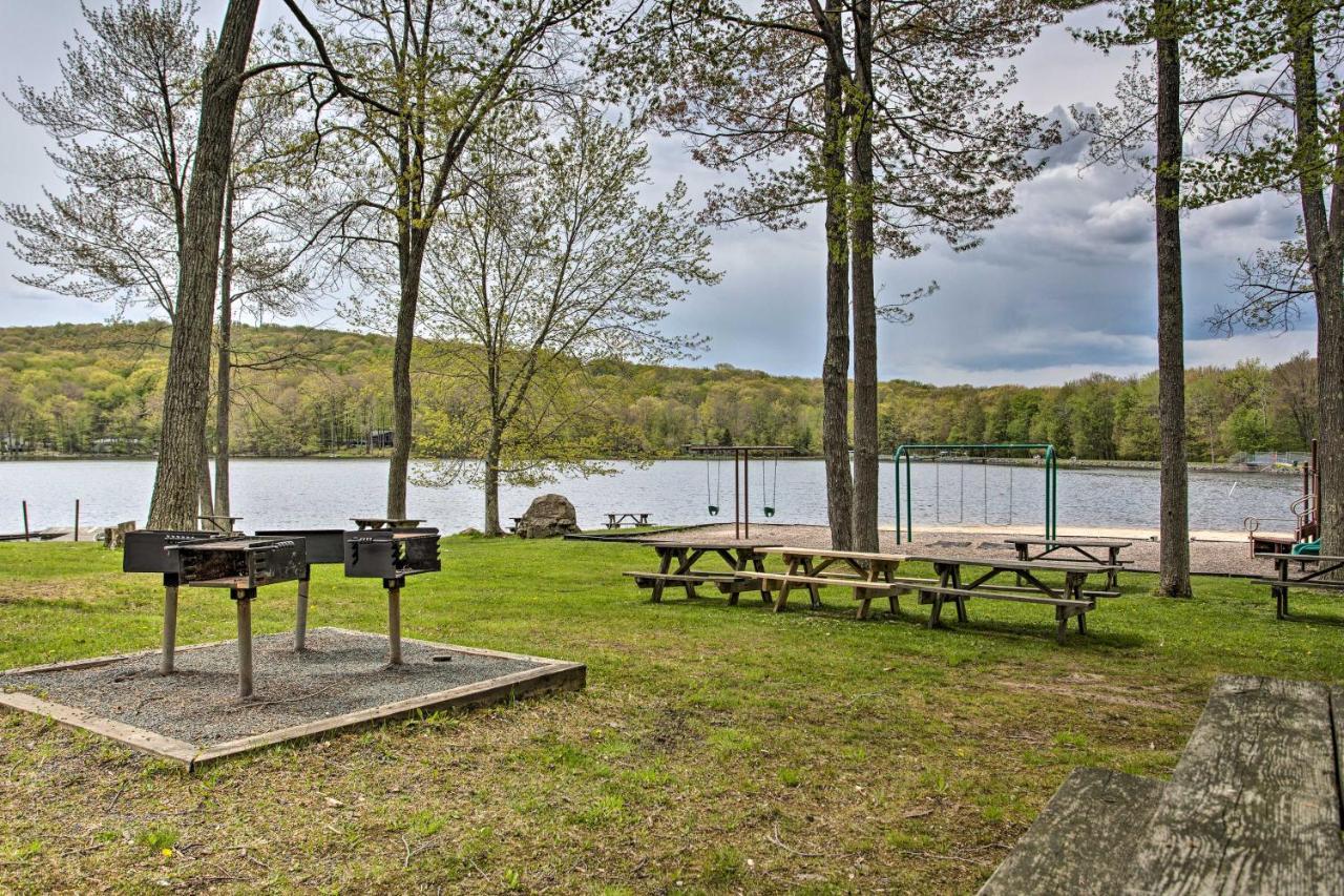 Poconos Vacation Home Walk To Locust Lake! Pocono Lake エクステリア 写真